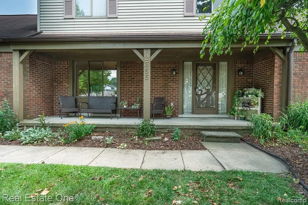 2355 Hillendale Drive Rochester Hills City MI 48309