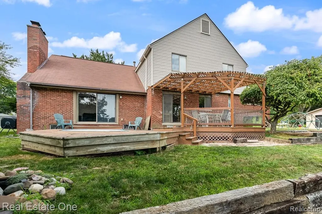 2355 Hillendale Drive Rochester Hills City MI 48309