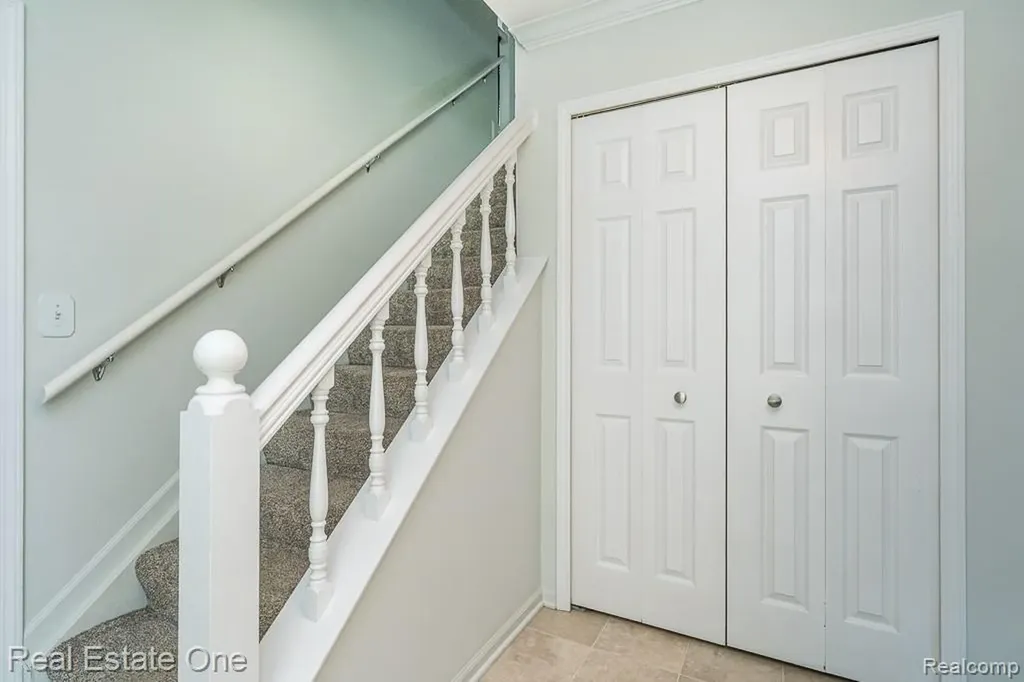 2355 Hillendale Drive Rochester Hills City MI 48309