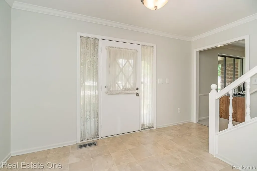 2355 Hillendale Drive Rochester Hills City MI 48309