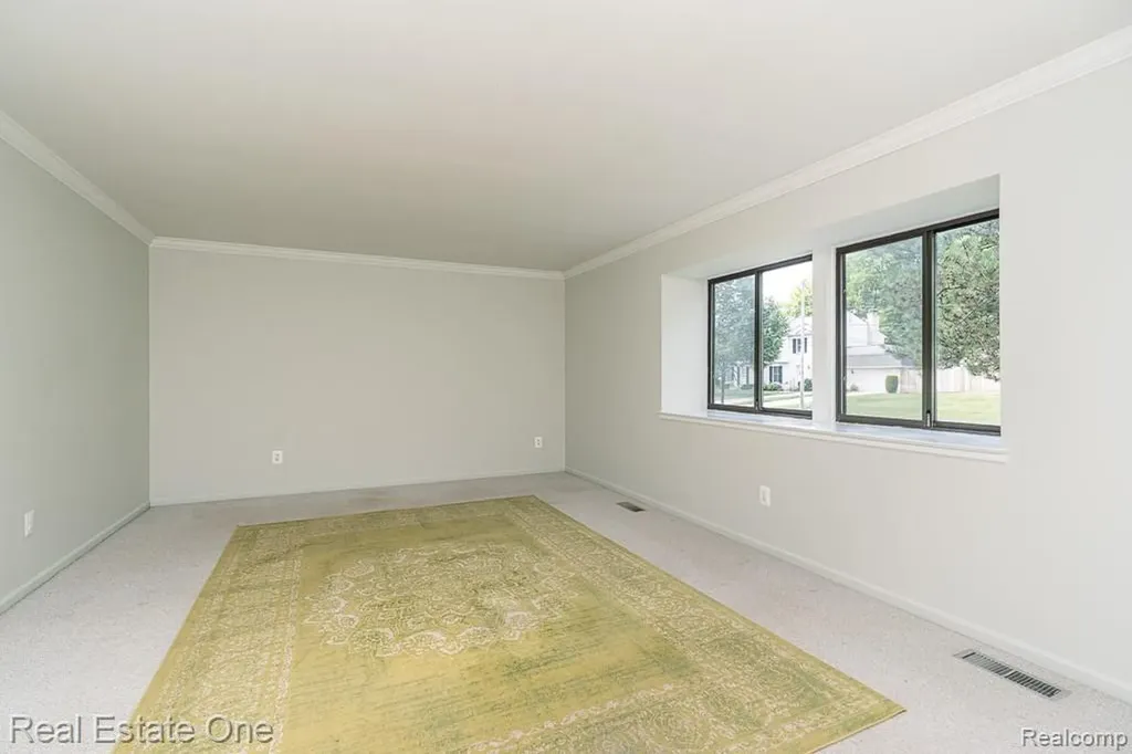 2355 Hillendale Drive Rochester Hills City MI 48309