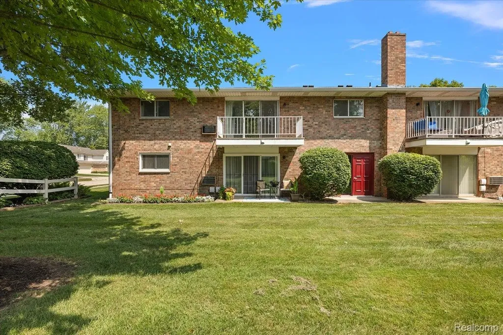 15048 Fairfield Street Livonia City MI 48154