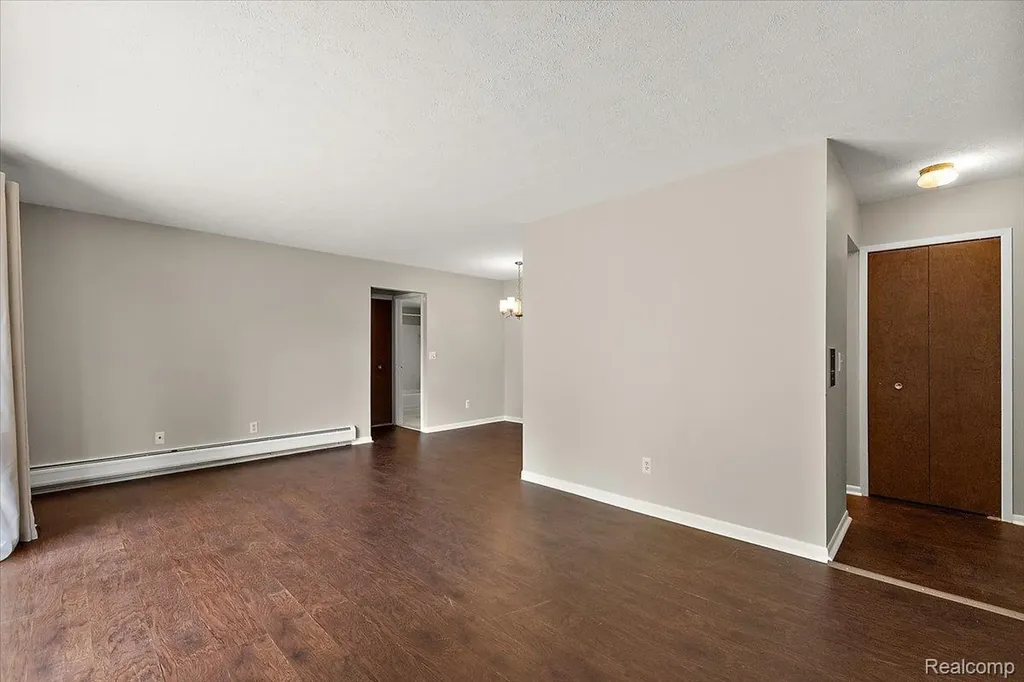 15048 Fairfield Street Livonia City MI 48154