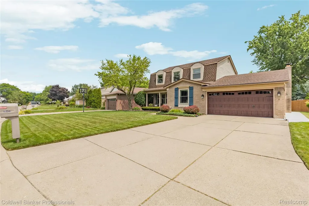 39452 Sunderland Drive Clinton Charter Township MI 48038