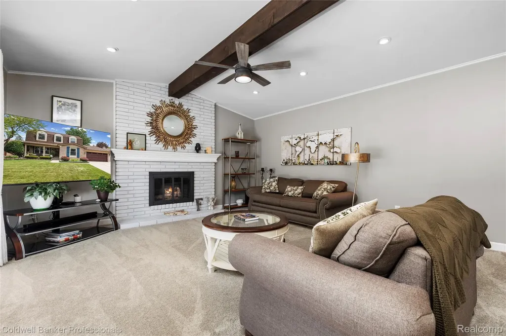 39452 Sunderland Drive Clinton Charter Township MI 48038
