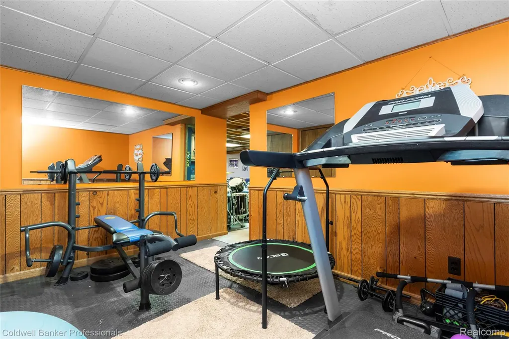 39452 Sunderland Drive Clinton Charter Township MI 48038