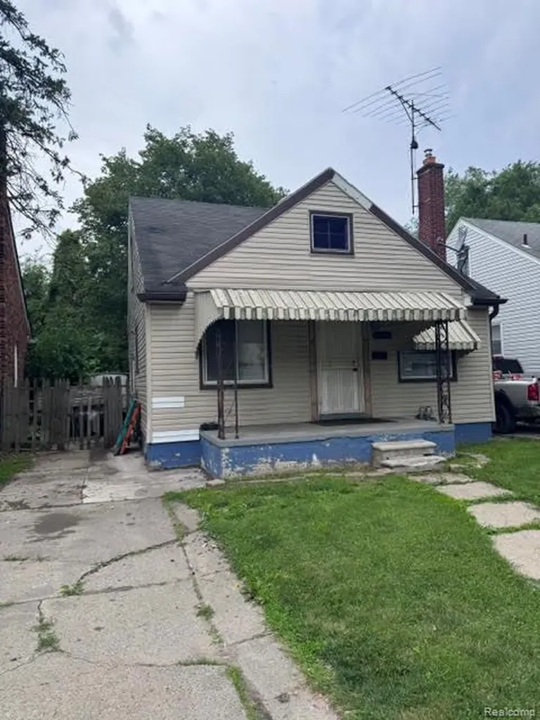 7337 Woodmont Avenue Detroit City MI 48228