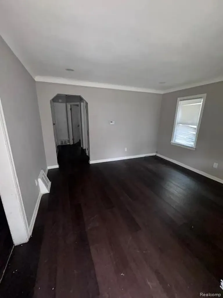 7337 Woodmont Avenue Detroit City MI 48228