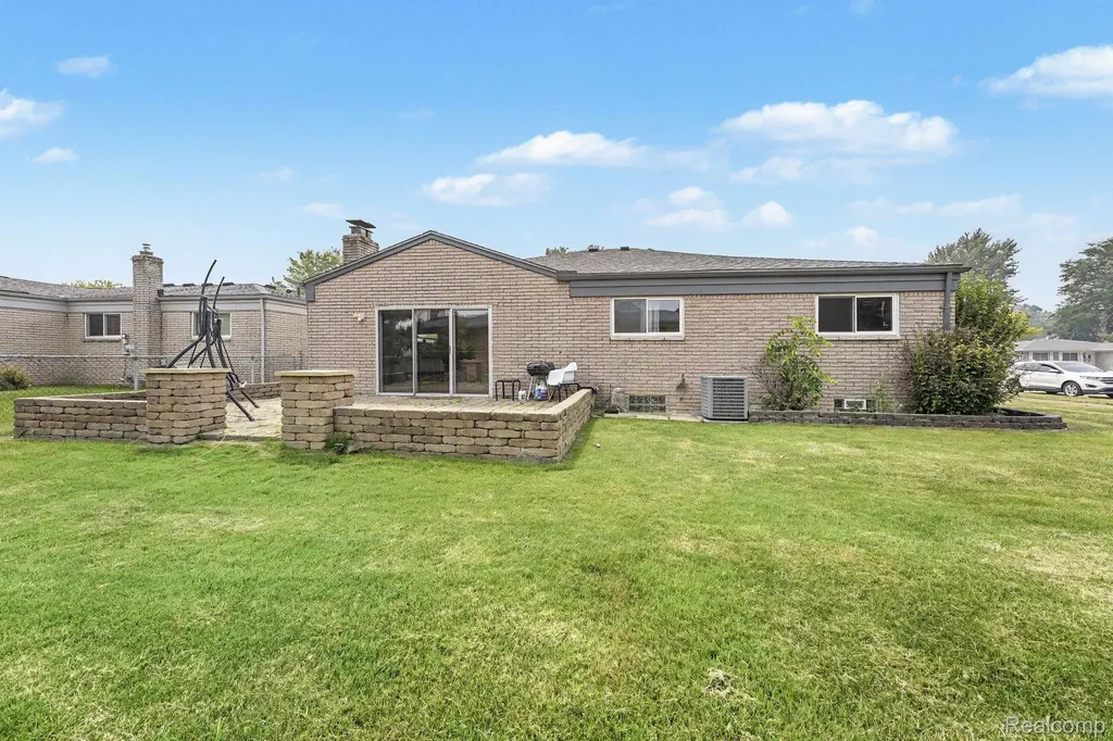37400 Hacker Drive Sterling Heights City MI 48310
