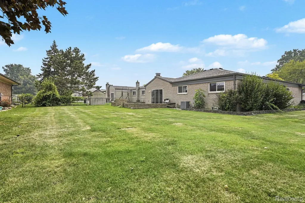 37400 Hacker Drive Sterling Heights City MI 48310