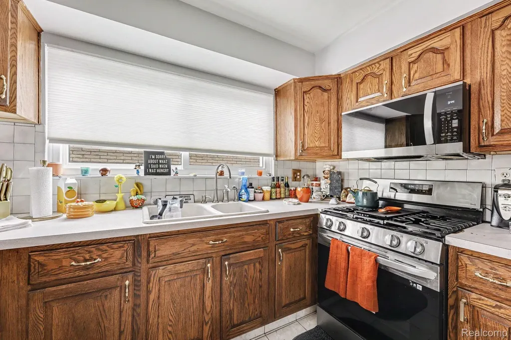 37400 Hacker Drive Sterling Heights City MI 48310