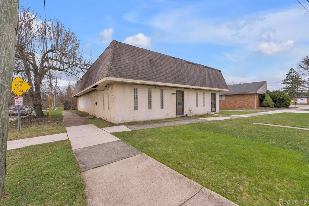 24501 Ann Arbor Trail Dearborn Heights City MI 48127