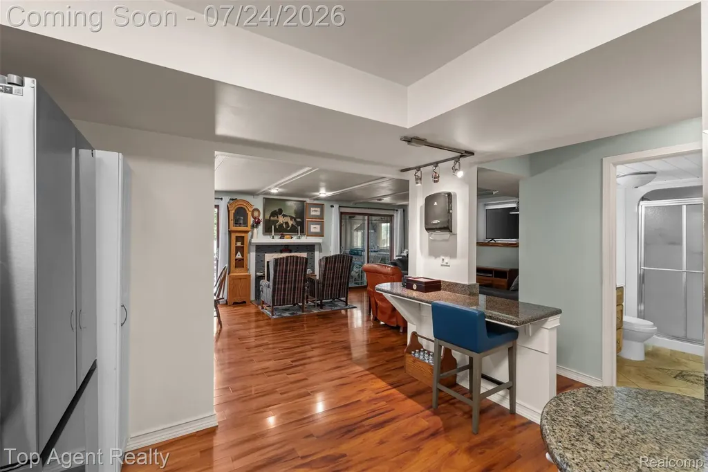 312 Beach Drive Oakland Charter Township MI 48363