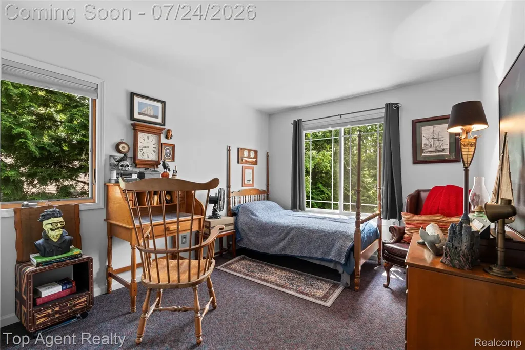 312 Beach Drive Oakland Charter Township MI 48363