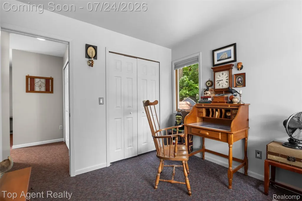 312 Beach Drive Oakland Charter Township MI 48363