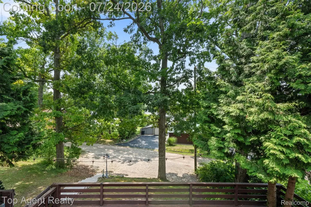 312 Beach Drive Oakland Charter Township MI 48363