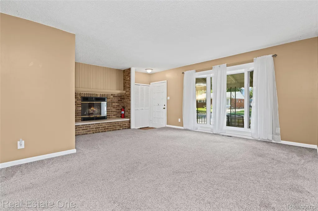 21436 Parkway Street St. Clair Shores City MI 48082