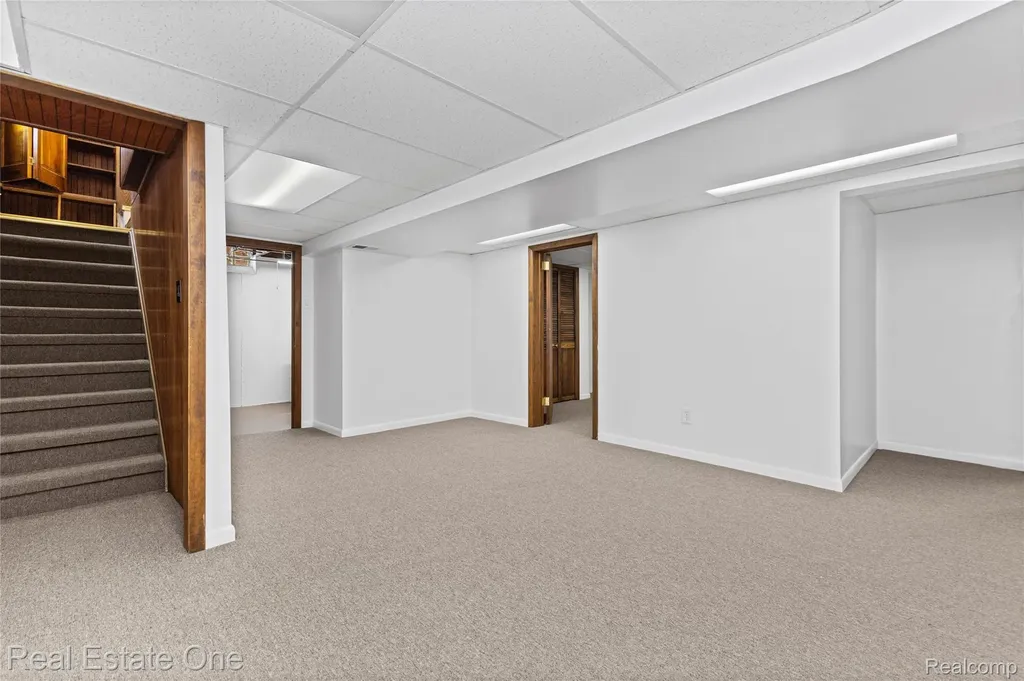 21436 Parkway Street St. Clair Shores City MI 48082