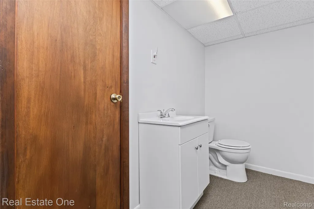 21436 Parkway Street St. Clair Shores City MI 48082
