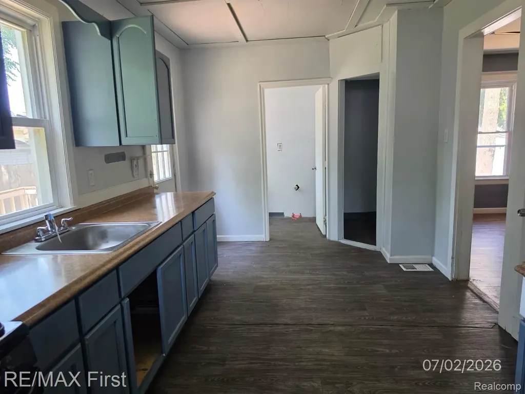 265 North Avenue Mt. Clemens City MI 48043