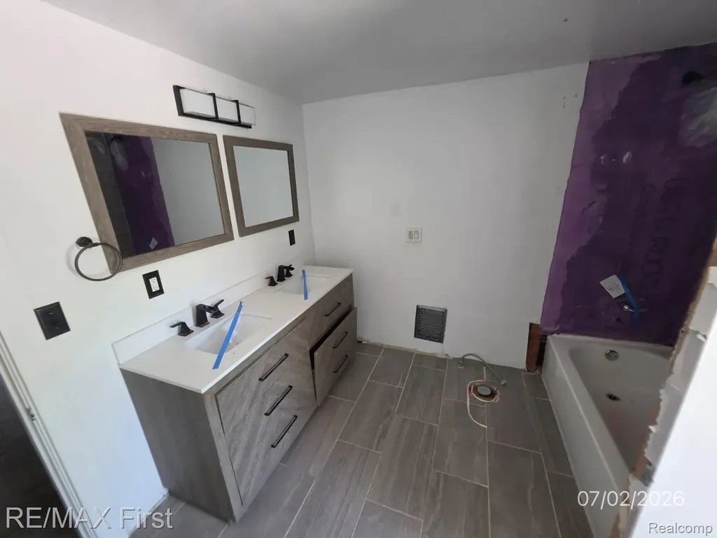 265 North Avenue Mt. Clemens City MI 48043