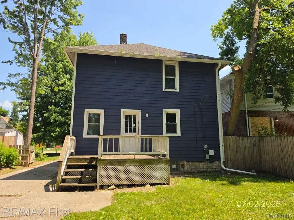 265 North Avenue Mt. Clemens City MI 48043
