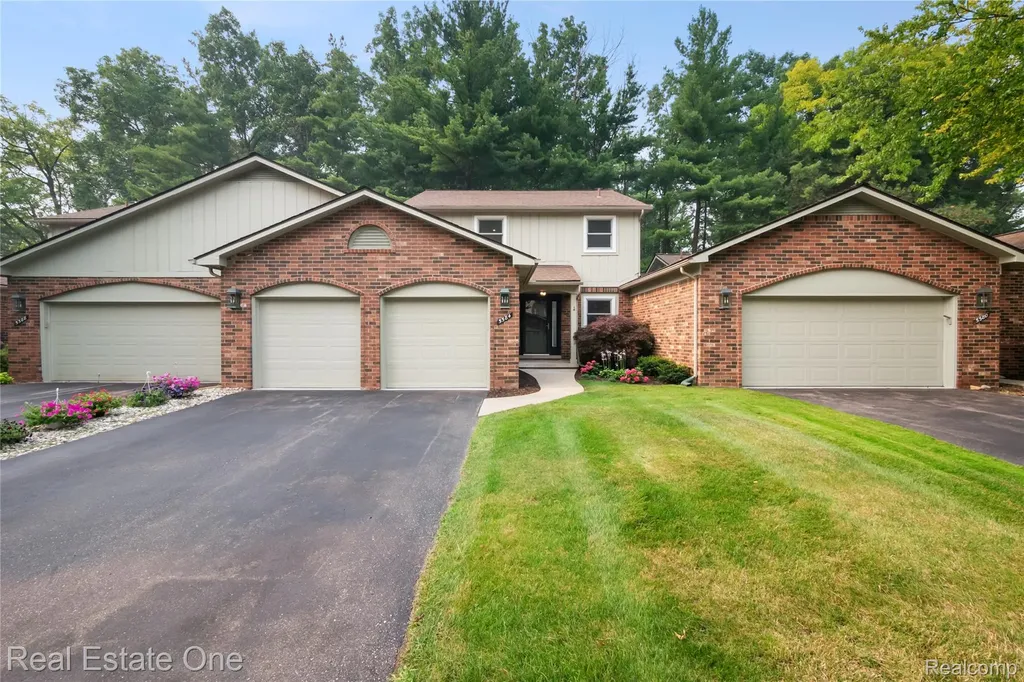 5584 N Adams Way Bloomfield Hills City MI 48302