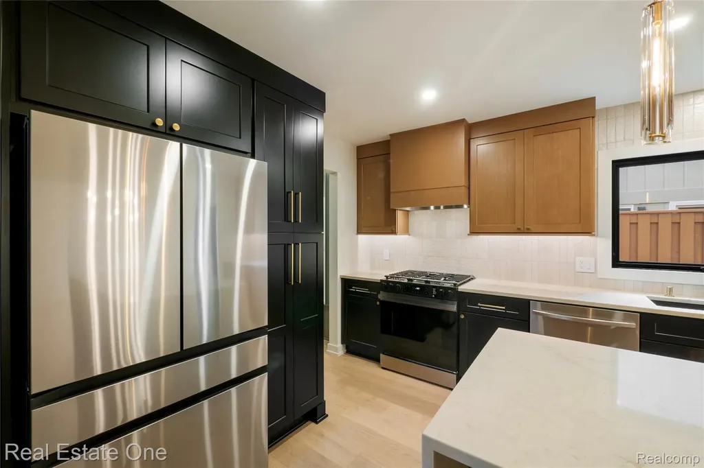 5584 N Adams Way Bloomfield Hills City MI 48302