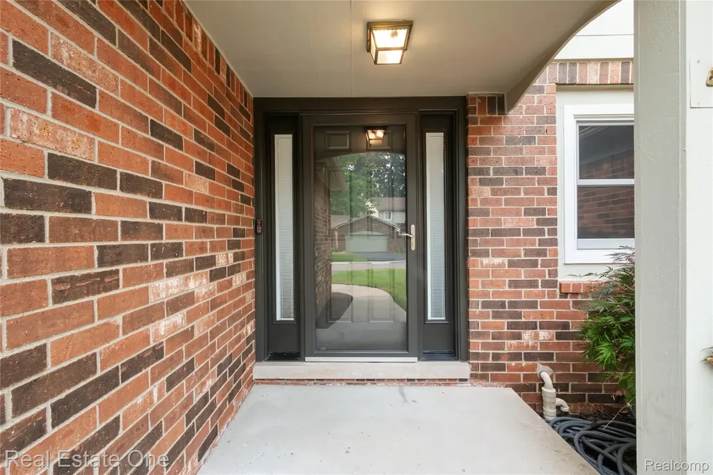 5584 N Adams Way Bloomfield Hills City MI 48302