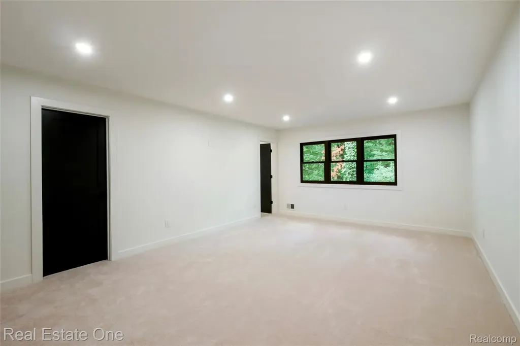5584 N Adams Way Bloomfield Hills City MI 48302