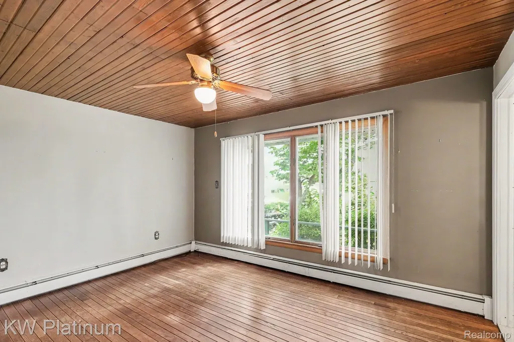 49750 Nautical Drive Chesterfield Township MI 48047