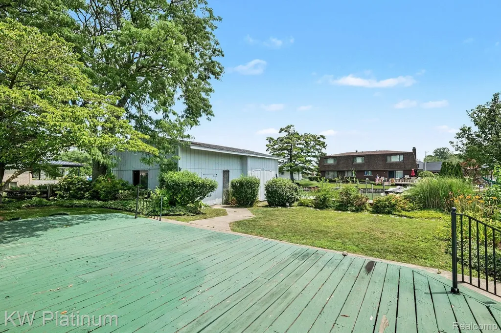 49750 Nautical Drive Chesterfield Township MI 48047