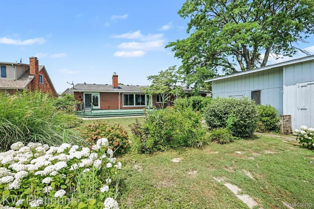49750 Nautical Drive Chesterfield Township MI 48047