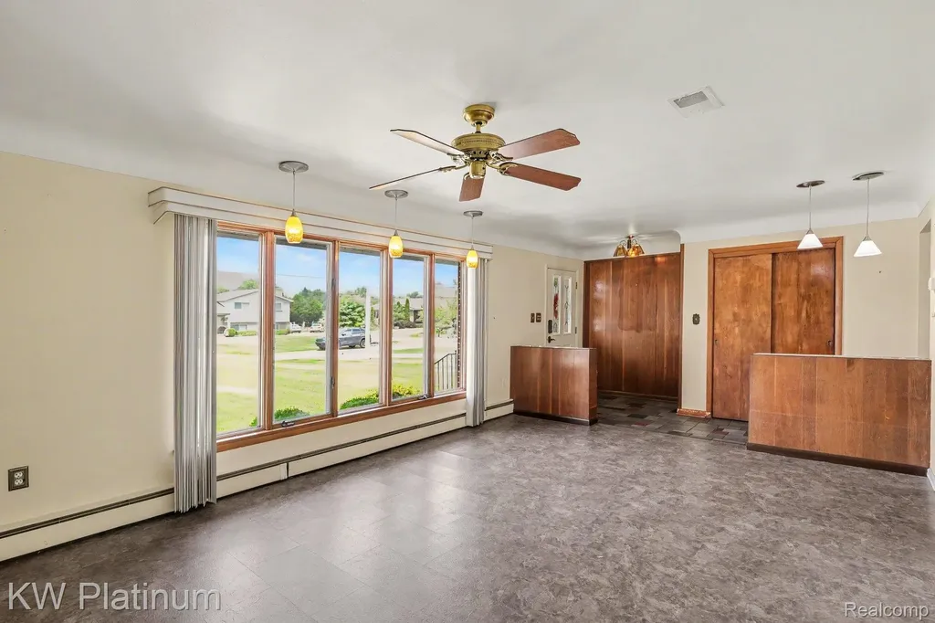 49750 Nautical Drive Chesterfield Township MI 48047