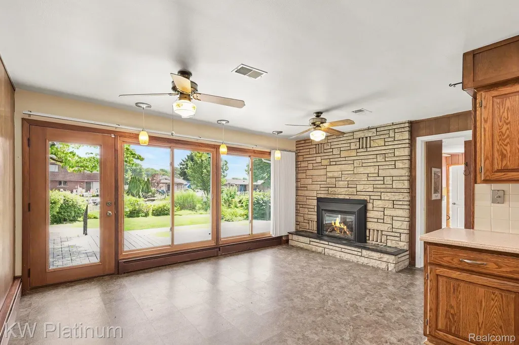 49750 Nautical Drive Chesterfield Township MI 48047