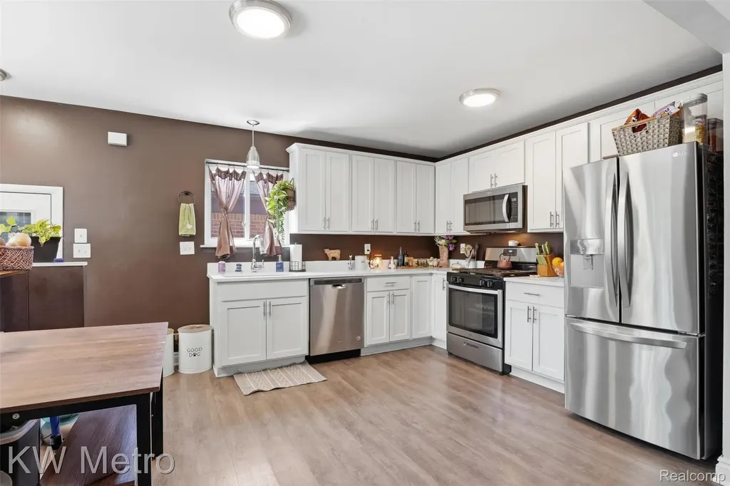 19411 Antago Street Livonia City MI 48152