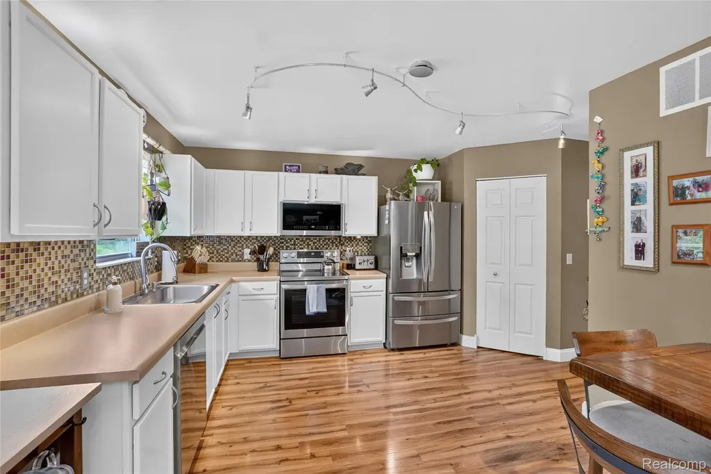 2792 Kalkaska River Drive Handy Township MI 48836