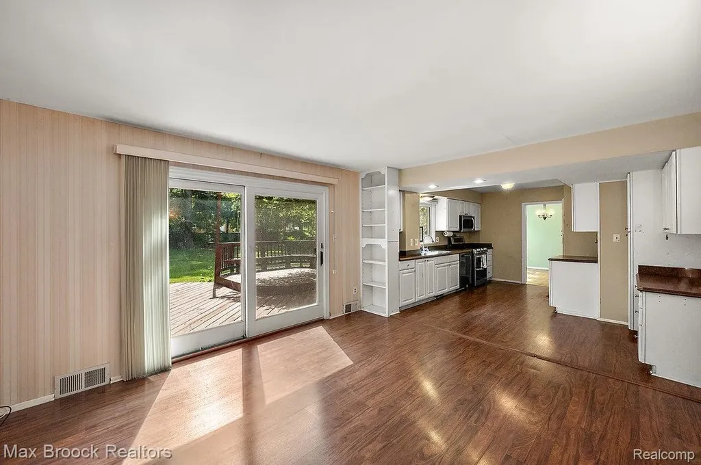 6609 E Knollwood Circle West Bloomfield Charter Township MI 48322