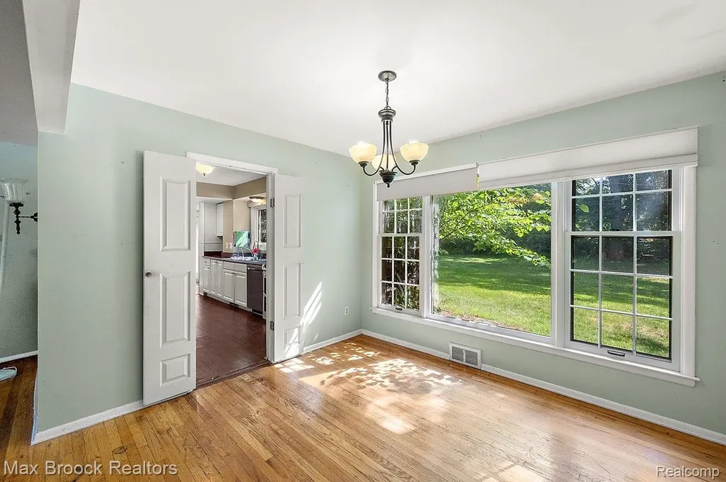 6609 E Knollwood Circle West Bloomfield Charter Township MI 48322