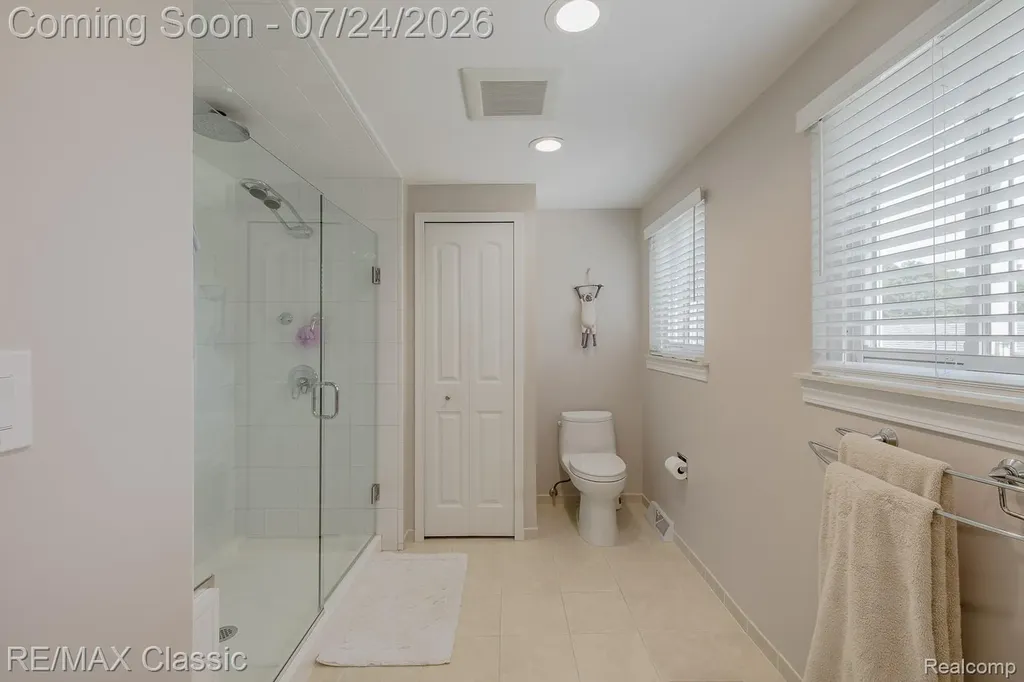 445 Ottawa Drive Troy City MI 48085