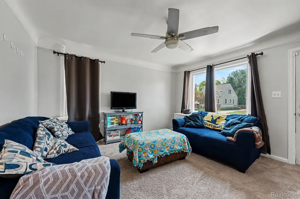 1058 Detroit Avenue Lincoln Park City MI 48146