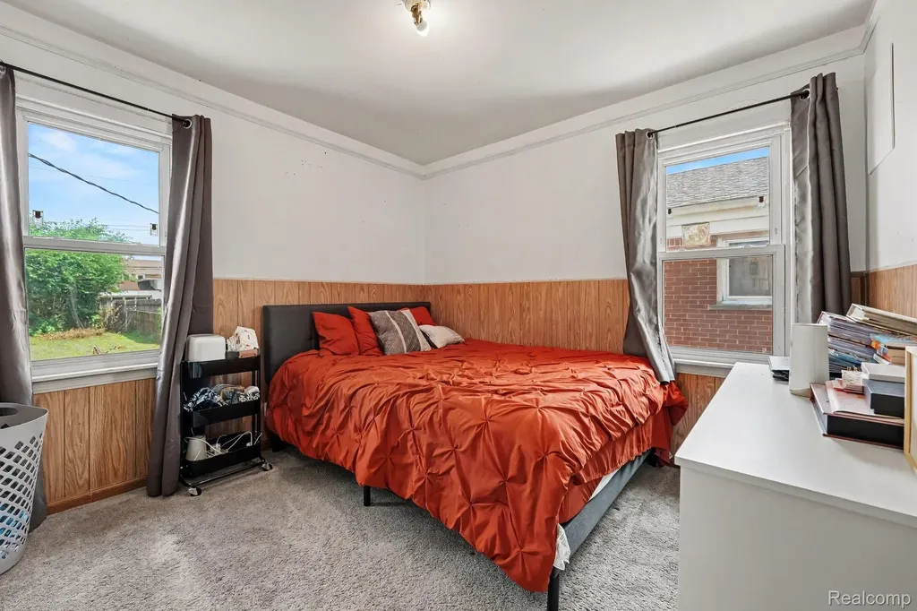 1058 Detroit Avenue Lincoln Park City MI 48146