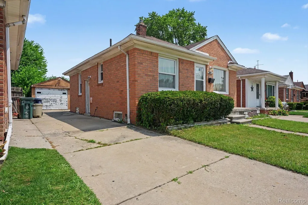 1058 Detroit Avenue Lincoln Park City MI 48146