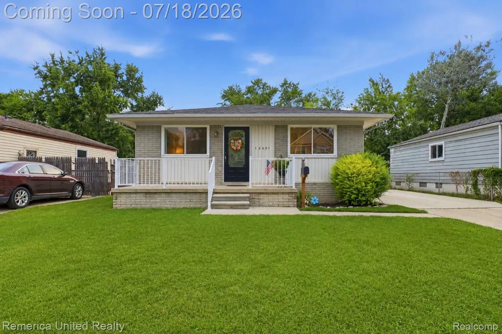18691 Kinloch Redford Charter Township MI 48240