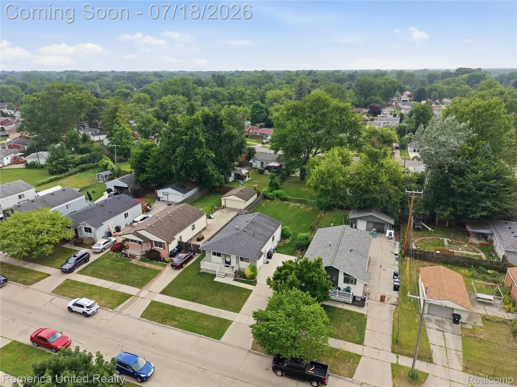 18691 Kinloch Redford Charter Township MI 48240