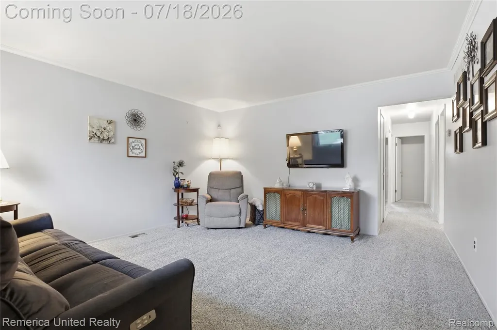 18691 Kinloch Redford Charter Township MI 48240