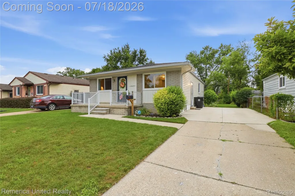 18691 Kinloch Redford Charter Township MI 48240