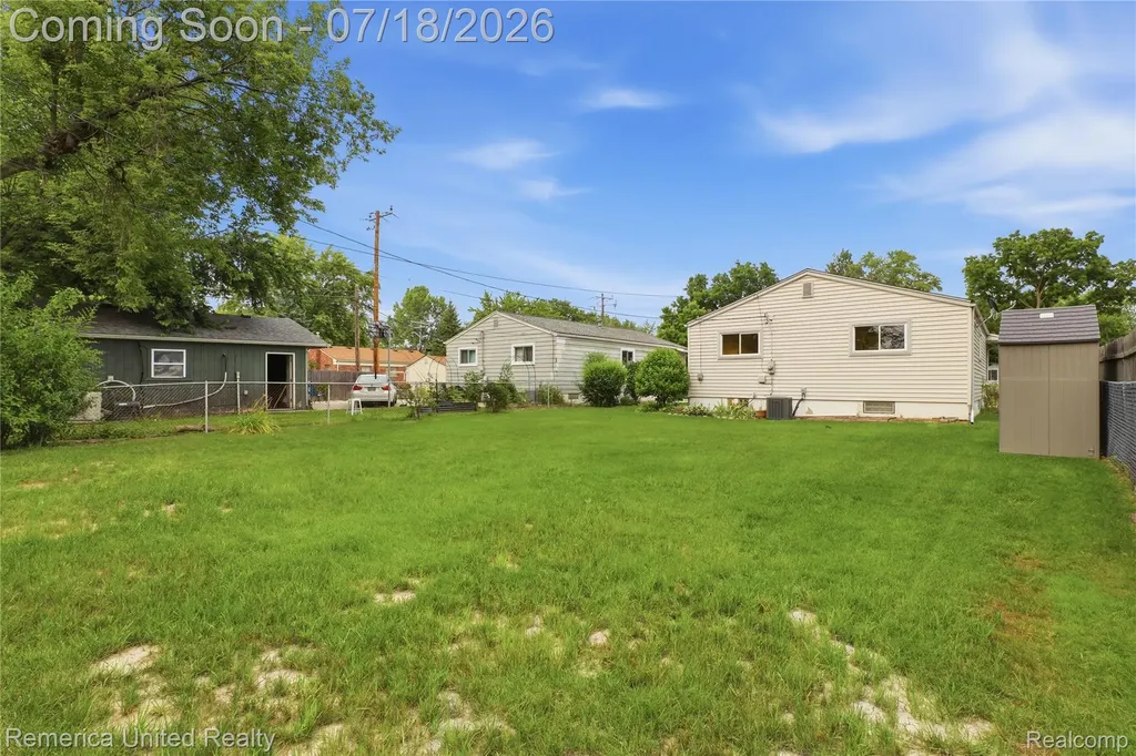 18691 Kinloch Redford Charter Township MI 48240
