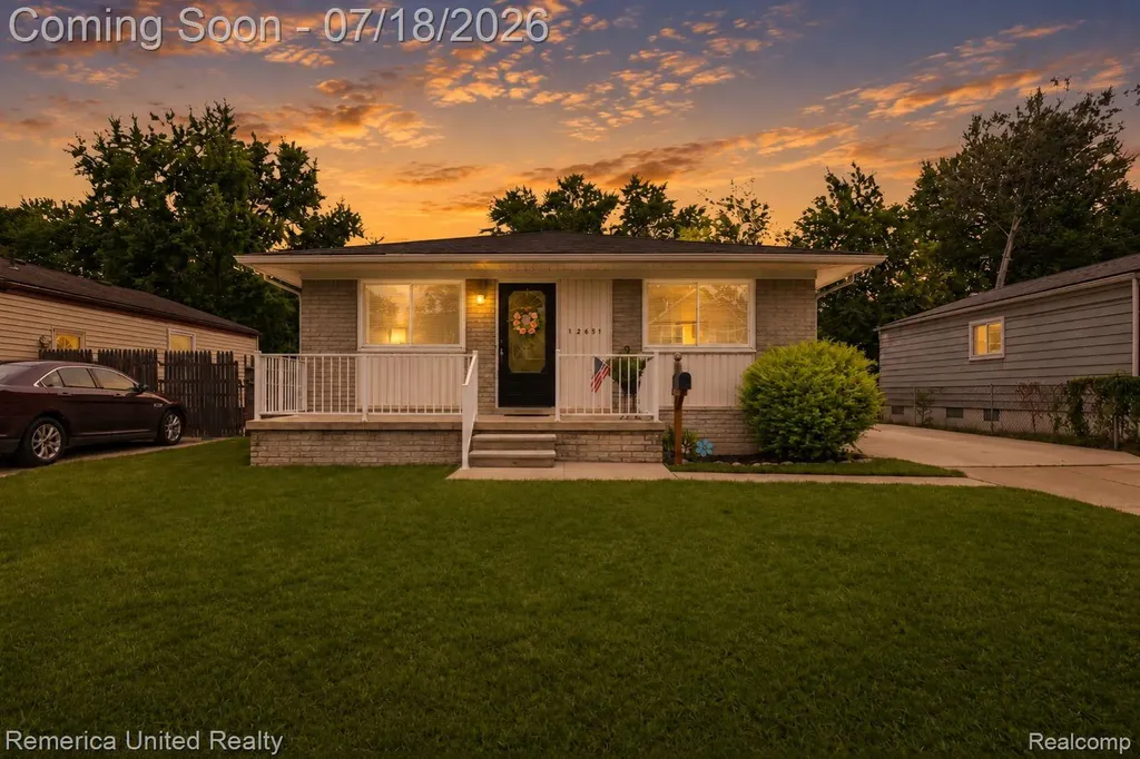18691 Kinloch Redford Charter Township MI 48240