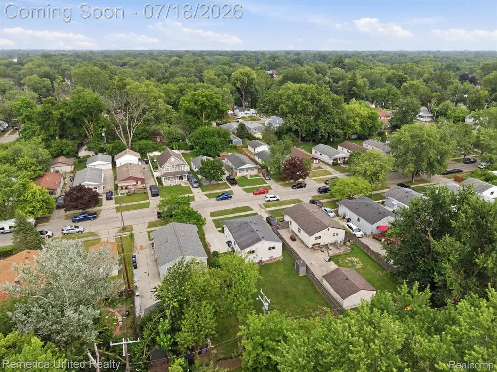 18691 Kinloch Redford Charter Township MI 48240